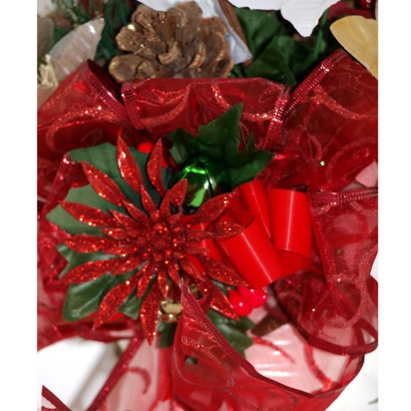 Holiday Vintage Santa Boot Floral Arrangement Centerpiece, Poinsettia Flowers - Picture 10 of 10